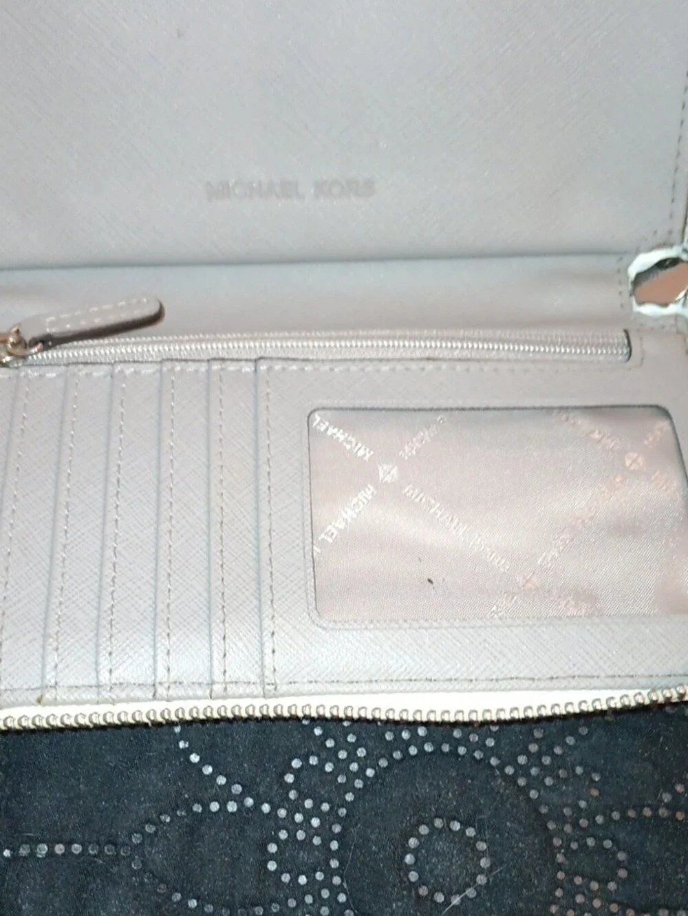 Michael Kors Signature Zip Wallet in Cream/Light Beige